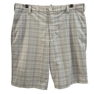 UNDER ARMOUR SHORTS, Men’s 38, White & Gray Plaid Four Pocket Athletic Shorts.